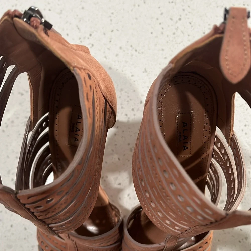 Alaia size 36.5 pink nude laser cut suede strap 4 inch never worn pumps